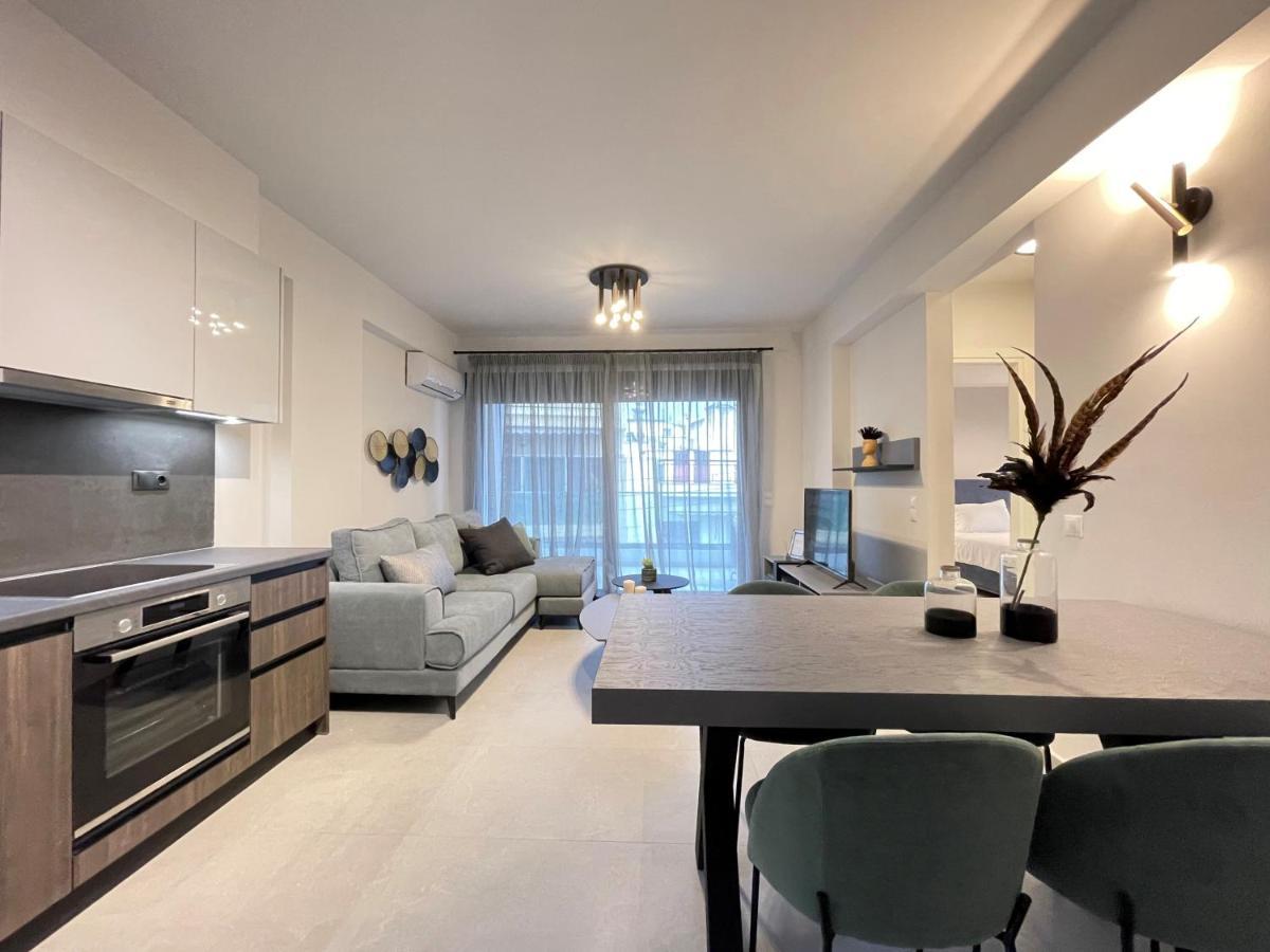 Gleaming Apartments Near Athens Metro Mall Экстерьер фото