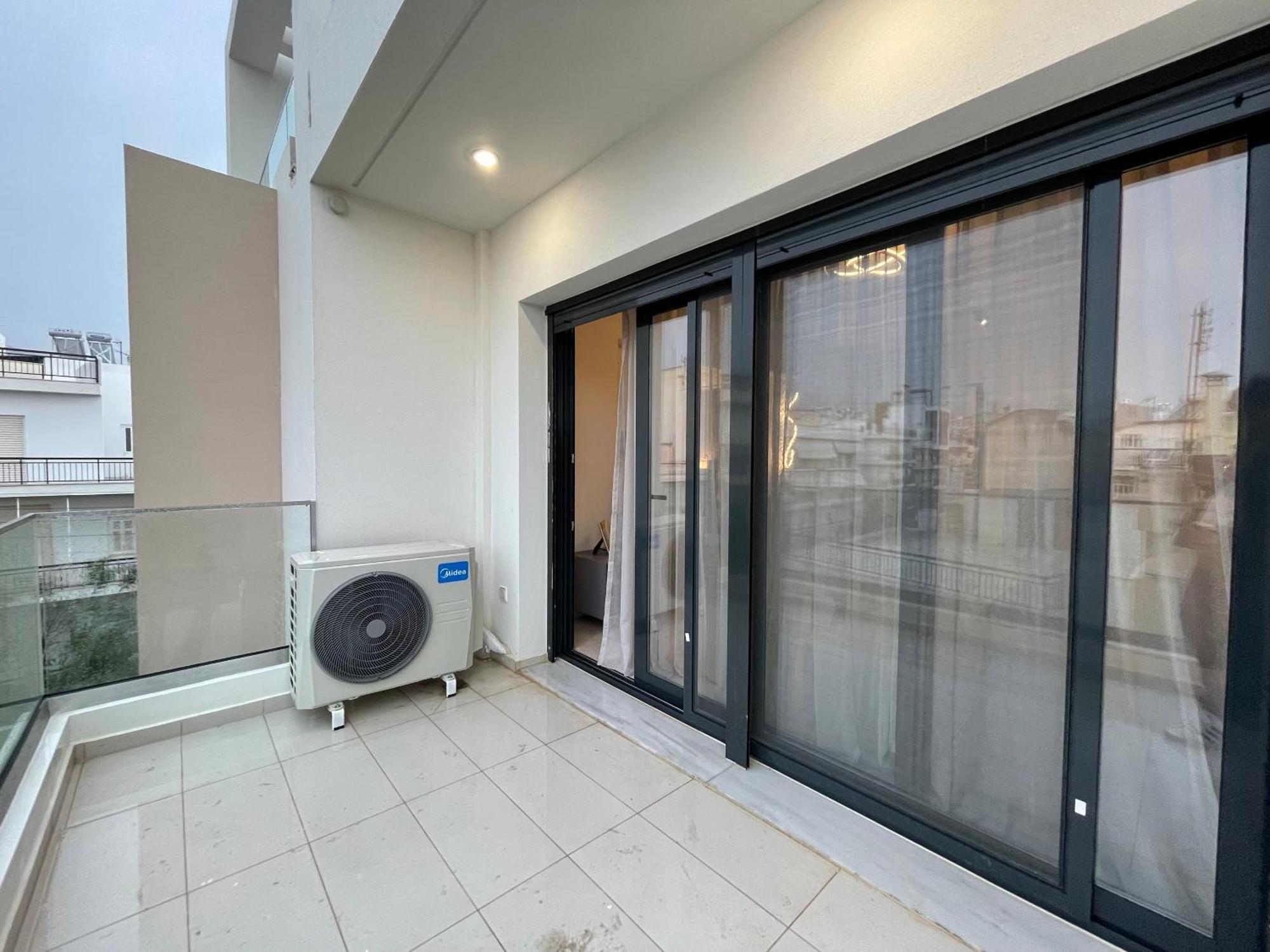 Gleaming Apartments Near Athens Metro Mall Экстерьер фото
