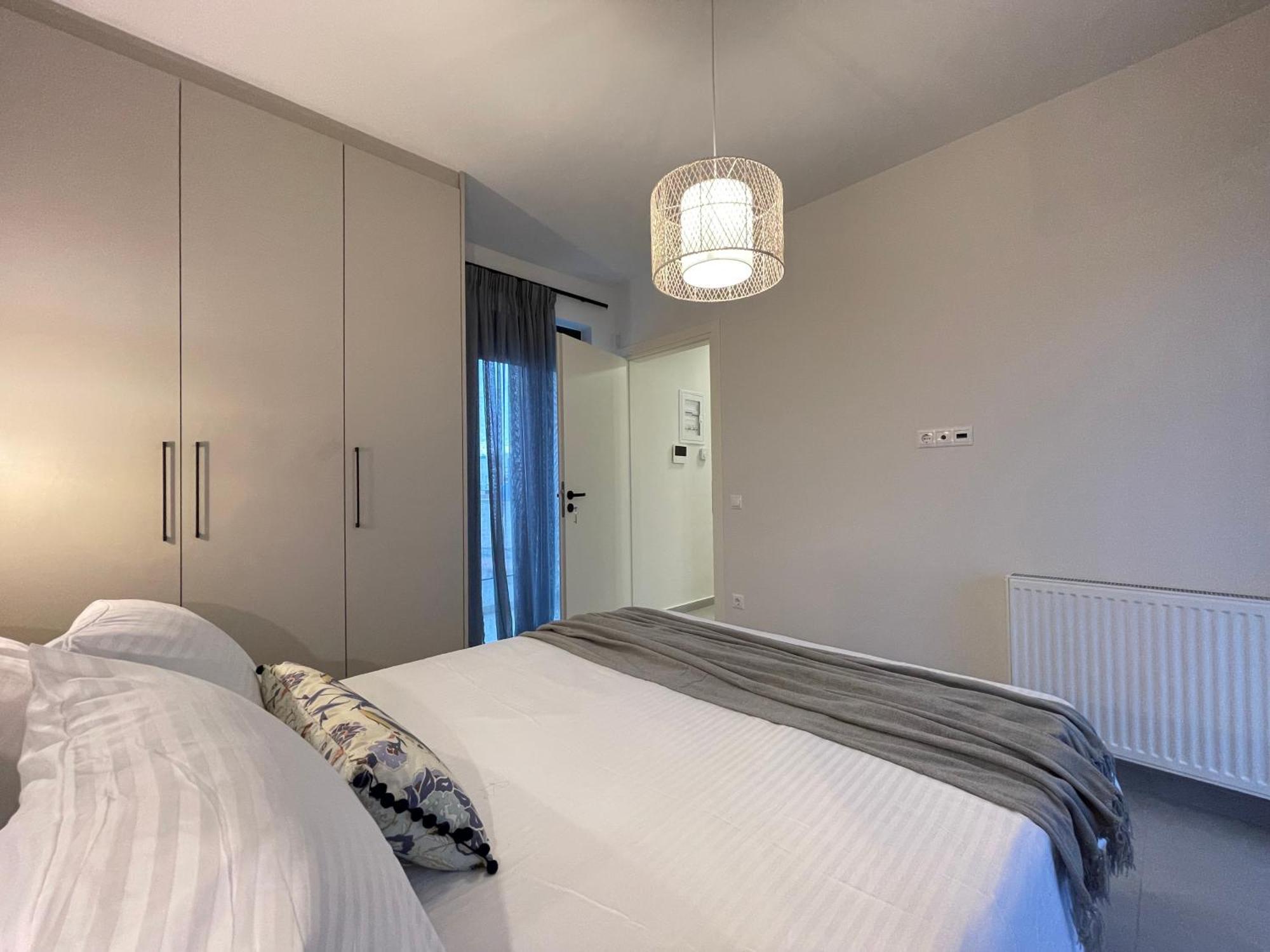 Gleaming Apartments Near Athens Metro Mall Экстерьер фото