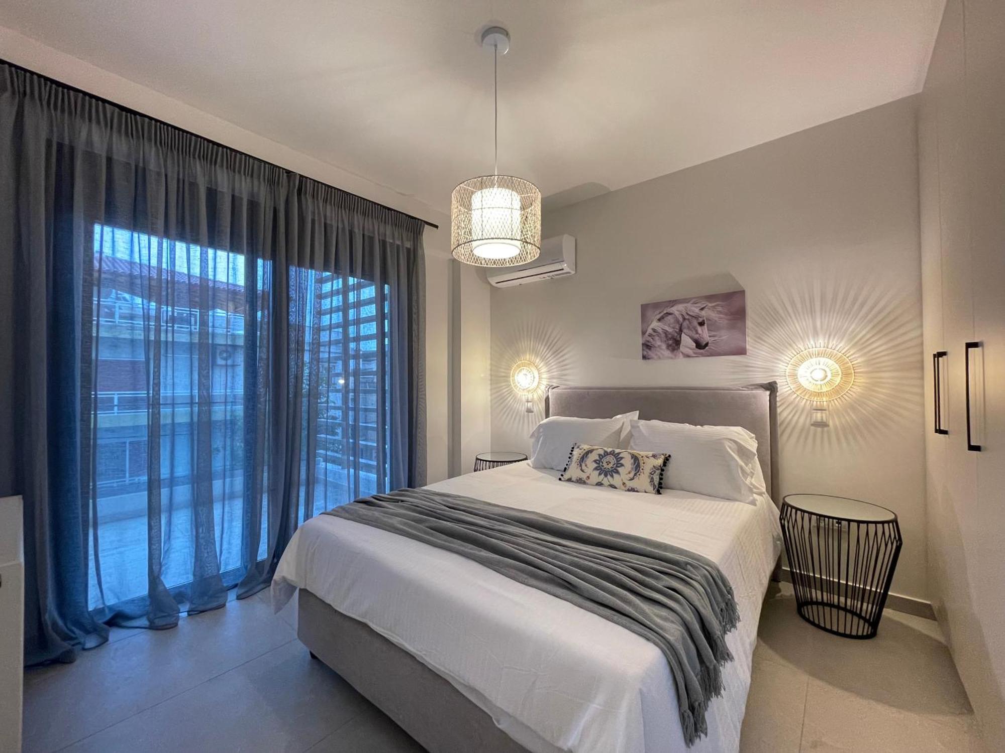 Gleaming Apartments Near Athens Metro Mall Экстерьер фото
